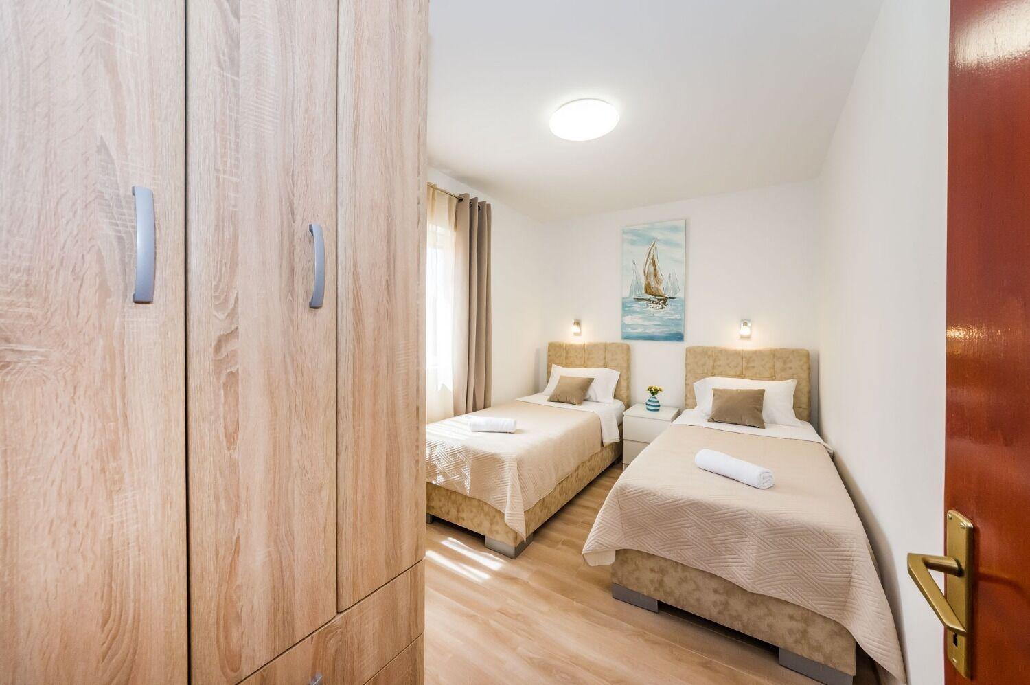 Apartments Dreamy - Free Parking นิน ภายนอก รูปภาพ